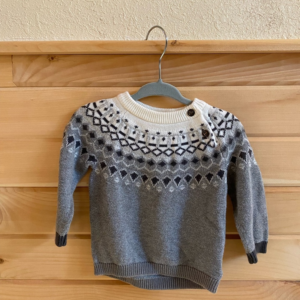 H&M Gray and Cream Patterned Sweater
